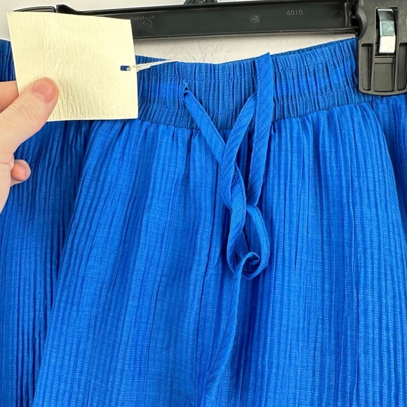 SkyLar Rose Shorts Womens Large Blue Layered Lined Flowy Elastic Waist NWT - Picture 2 of 9